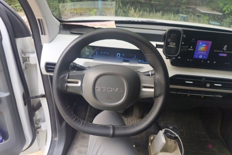 Used Geely Galaxy Panda 2024 Panda Mini 200km Endurance Bear Steering Wheel
