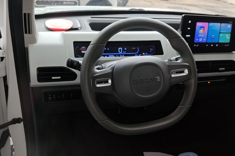 Used Geely Galaxy Panda 2024 Panda Mini 200km Endurance Bear Steering Wheel