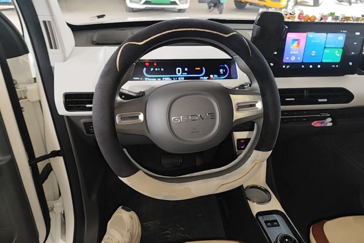 Used Geely Galaxy Panda 2024 Panda Mini 200km Endurance Bear Steering Wheel