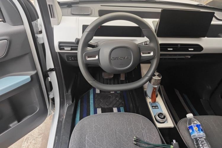 Used Geely Galaxy Panda 2024 Panda Mini 200km Endurance Bear Steering Wheel