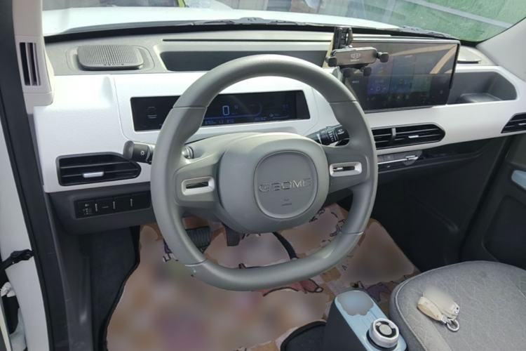 Used Geely Galaxy Panda 2024 Panda Mini 200km Longteng PRO Edition Steering Wheel