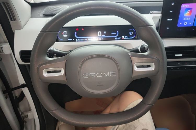 Used Geely Galaxy Panda 2024 Panda Mini 200km Endurance Bear Steering Wheel