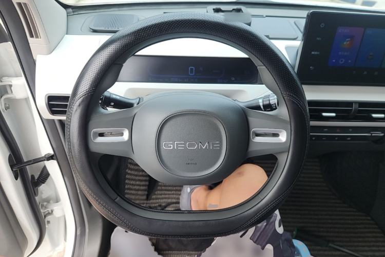 Used Geely Galaxy Panda 2024 Panda Mini 200km Endurance Bear Steering Wheel