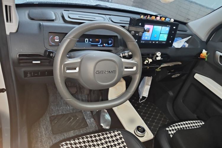 Used Geely Galaxy Panda 2024 Panda Mini 200km Endurance Bear Steering Wheel