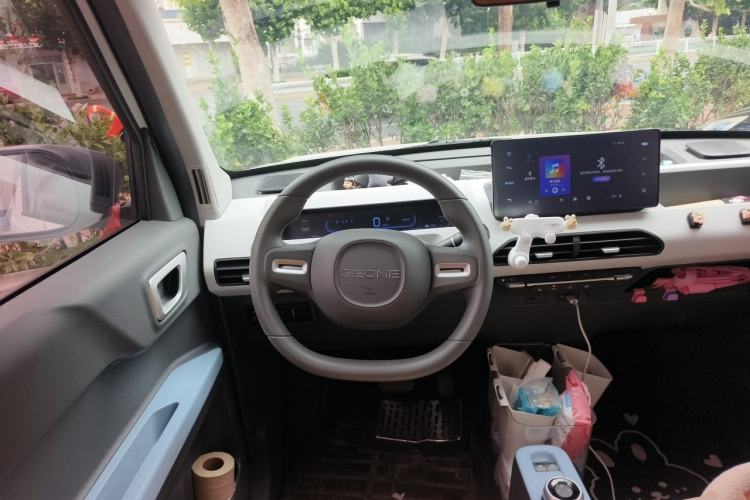 Used Geely Galaxy Panda 2024 Panda Mini 200km Endurance Bear Steering Wheel