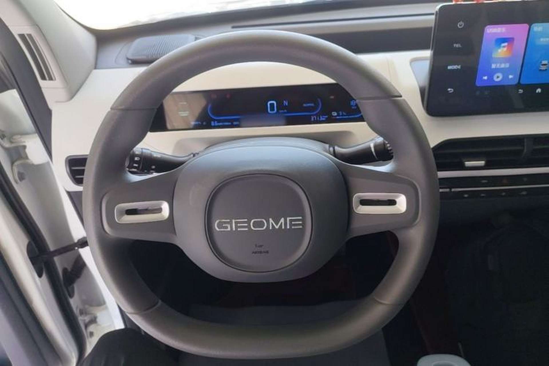 Used Geely Galaxy Panda 2024 Panda Mini 200km Endurance Bear Steering Wheel