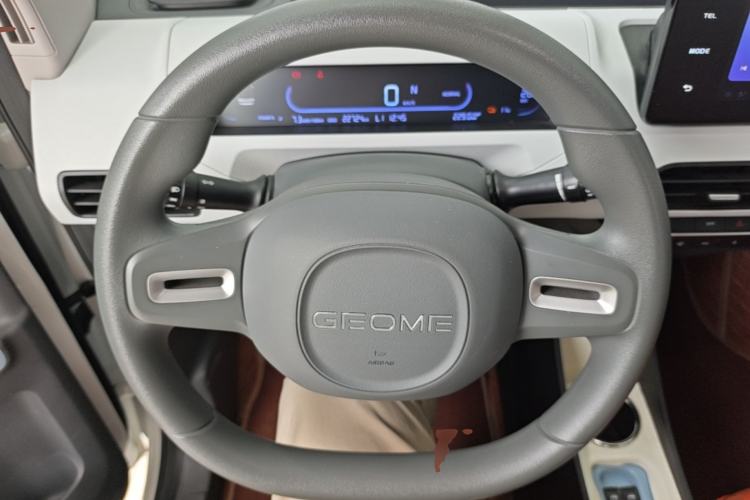 Used Geely Galaxy Panda 2024 Panda Mini 200km Endurance Bear Steering Wheel