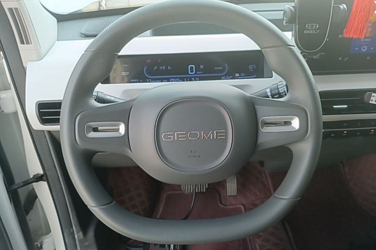 Used Geely Galaxy Panda 2024 Panda Mini 200km Endurance Bear Steering Wheel