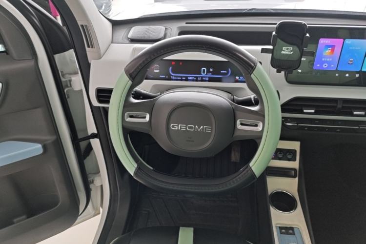 Used Geely Galaxy Panda 2024 Panda Mini 200km Endurance Bear Steering Wheel