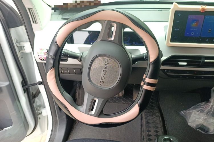 Used Geely Galaxy Panda 2024 Panda Mini 200km Endurance Bear Steering Wheel