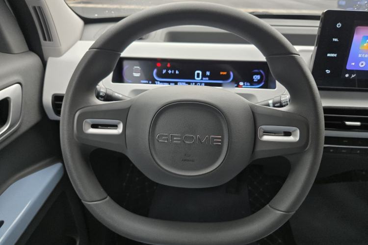 Used Geely Galaxy Panda 2024 Panda Mini 200km Endurance Bear Steering Wheel