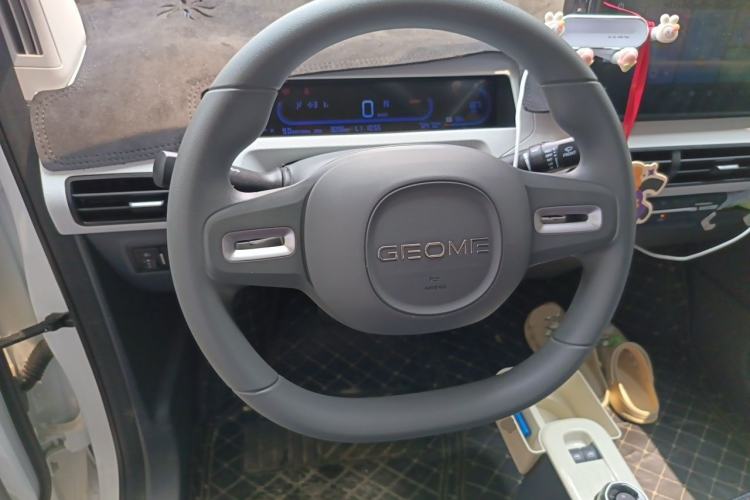 Used Geely Galaxy Panda 2024 Panda Mini 200km Endurance Bear Steering Wheel