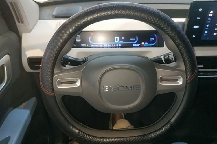 Used Geely Galaxy Panda 2024 Panda Mini 200km Endurance Bear Steering Wheel