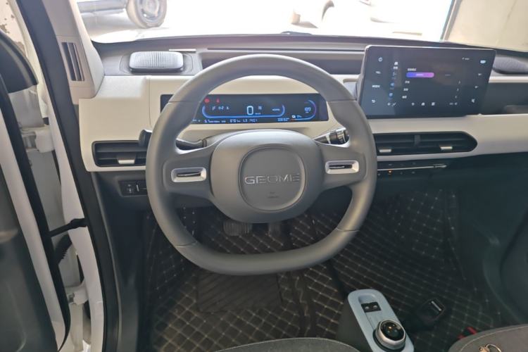 Used Geely Galaxy Panda 2024 Panda Mini 200km Endurance Bear Steering Wheel