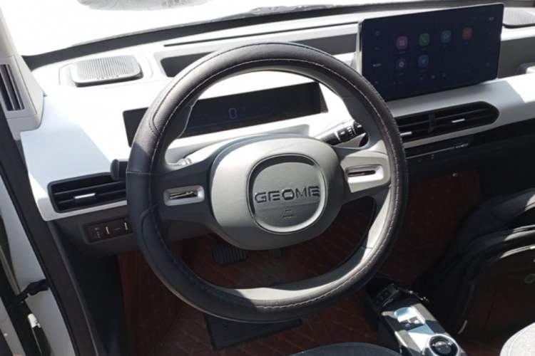Used Geely Galaxy Panda 2024 Panda Mini 200km Endurance Bear Steering Wheel