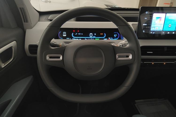 Used Geely Galaxy Panda 2024 Panda Mini 200km Endurance Bear Steering Wheel