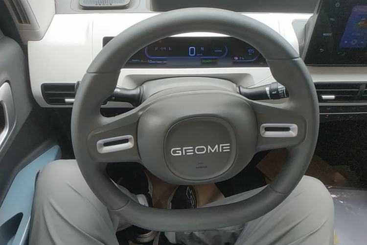 Used Geely Galaxy Panda 2024 Panda Mini 200km Endurance Bear Steering Wheel