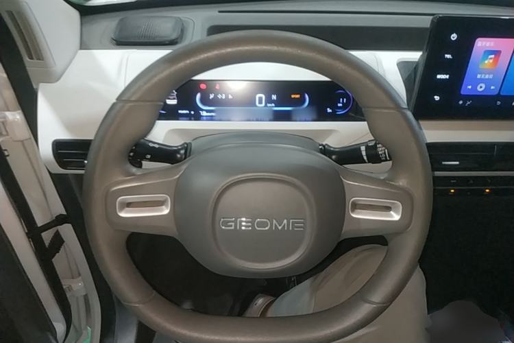 Used Geely Galaxy Panda 2024 Panda Mini 200km Endurance Bear Steering Wheel
