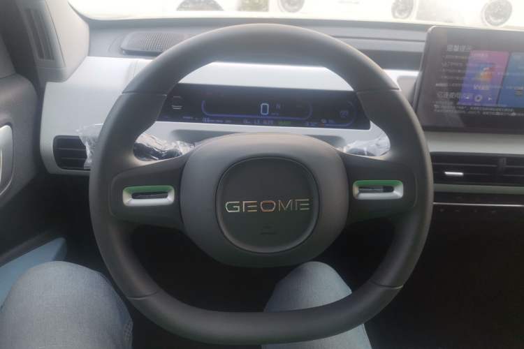 Used Geely Galaxy Panda 2024 Panda Mini 200km Endurance Bear Steering Wheel