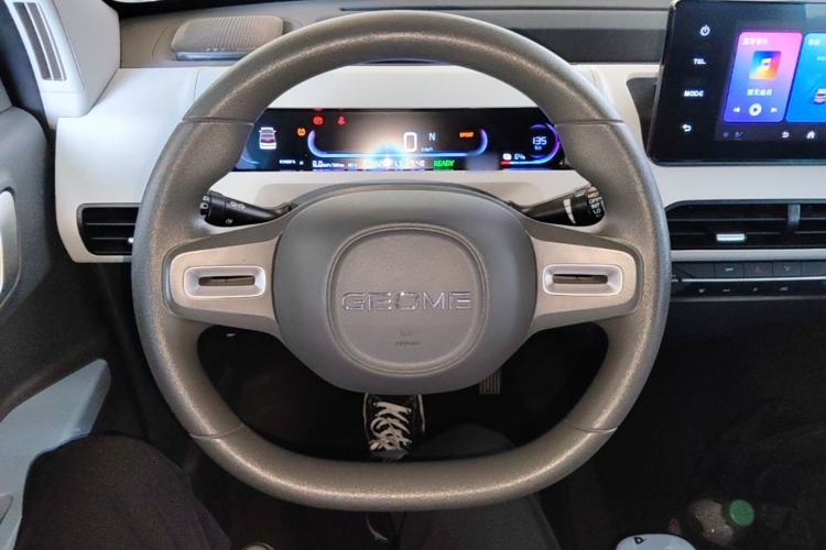 Used Geely Galaxy Panda 2024 Panda Mini 200km Endurance Bear Steering Wheel