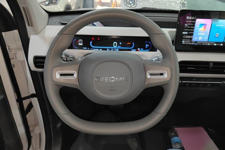 Used Geely Galaxy Panda 2024 Panda Mini 200km Endurance Bear Steering Wheel