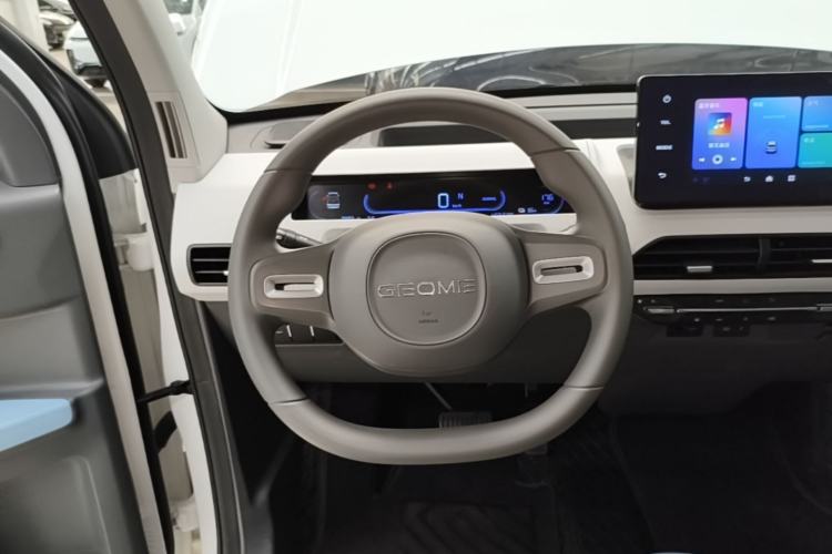 Used Geely Galaxy Panda 2024 Panda Mini 200km Endurance Bear Steering Wheel