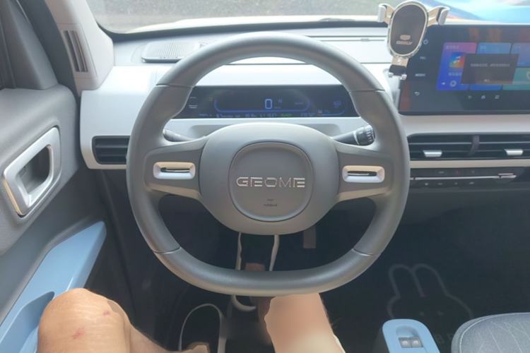 Used Geely Galaxy Panda 2024 Panda Mini 200km Endurance Bear Steering Wheel