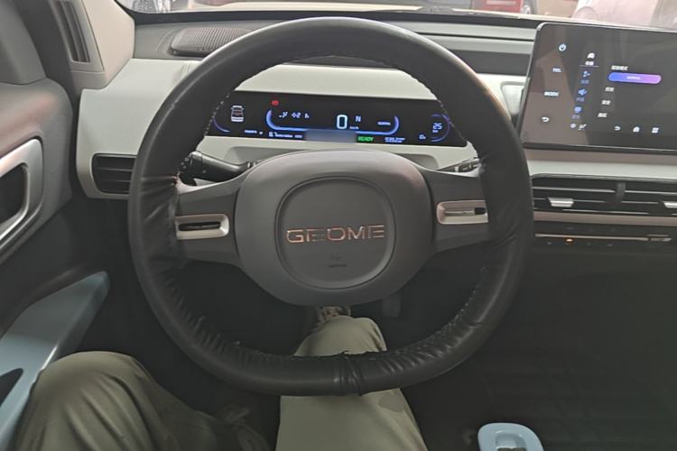 Used Geely Galaxy Panda 2024 Panda Mini 200km Endurance Bear Steering Wheel