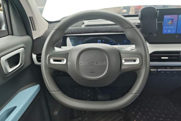 Used Geely Galaxy Panda 2024 Panda Mini 200km Endurance Bear Steering Wheel