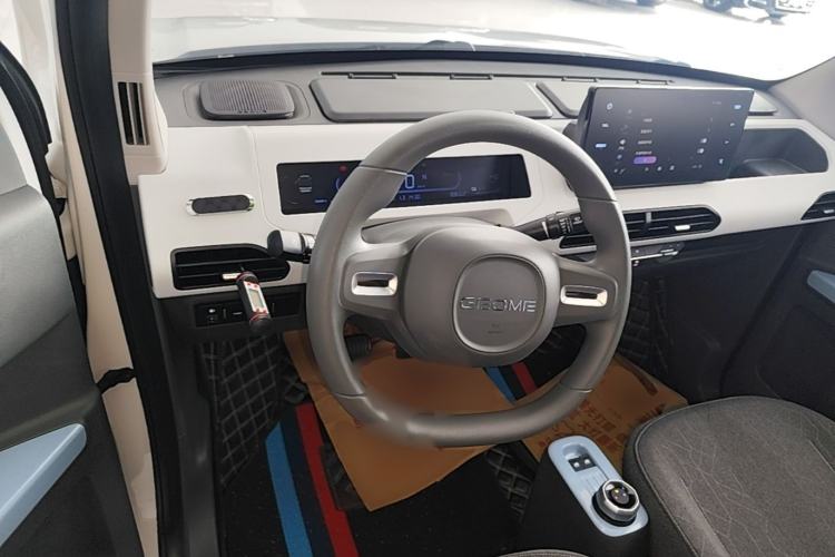 Used Geely Galaxy Panda 2024 Panda Mini 200km Endurance Bear Steering Wheel
