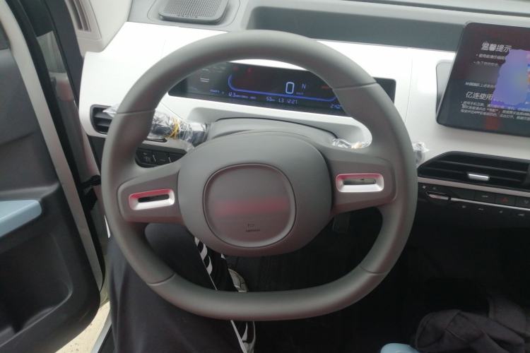 Used Geely Galaxy Panda 2024 Panda Mini 200km Endurance Bear Steering Wheel
