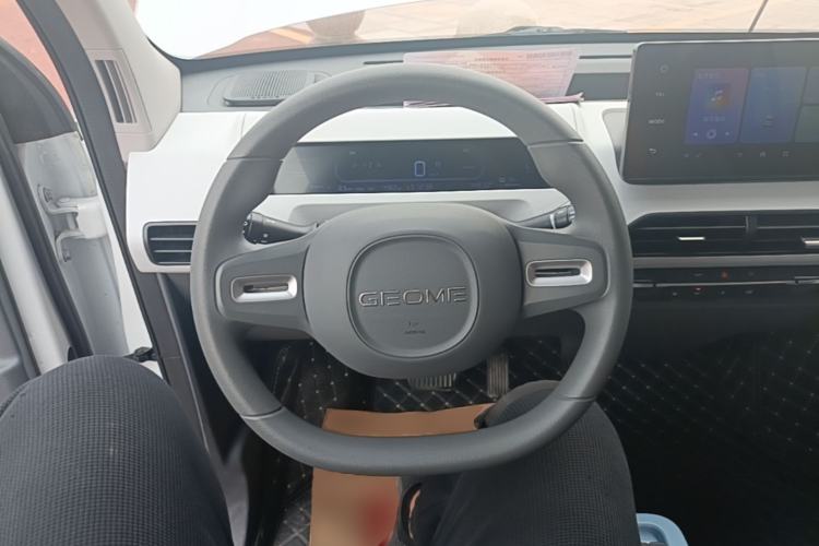 Used Geely Galaxy Panda 2024 Panda Mini 200km Endurance Bear Steering Wheel