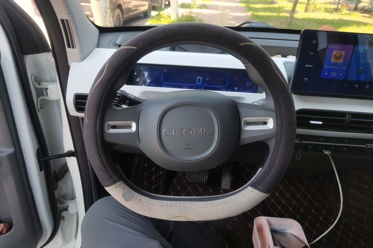 Used Geely Galaxy Panda 2024 Panda Mini 200km Endurance Bear Steering Wheel