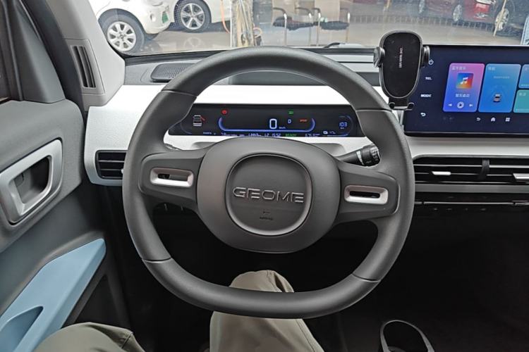 Used Geely Galaxy Panda 2024 Panda Mini 200km Endurance Bear Steering Wheel