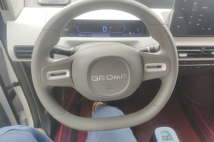 Used Geely Galaxy Panda 2024 Panda Mini 200km Endurance Bear Steering Wheel