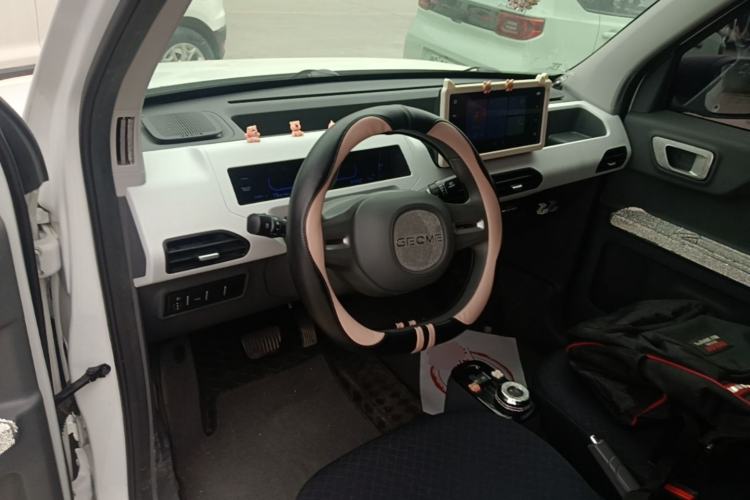 Used Geely Galaxy Panda 2024 Panda Mini 200km Endurance Bear Steering Wheel