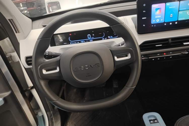 Used Geely Galaxy Panda 2024 Panda Mini 200km Endurance Bear Steering Wheel