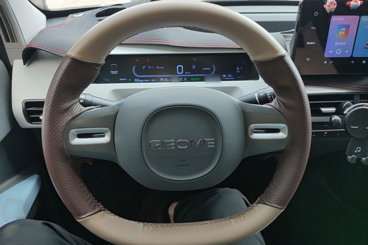 Used Geely Galaxy Panda 2024 Panda Mini 200km Endurance Bear Steering Wheel