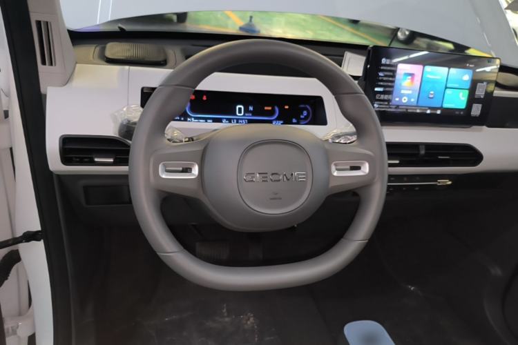 Used Geely Galaxy Panda 2024 Panda Mini 200km Endurance Bear Steering Wheel