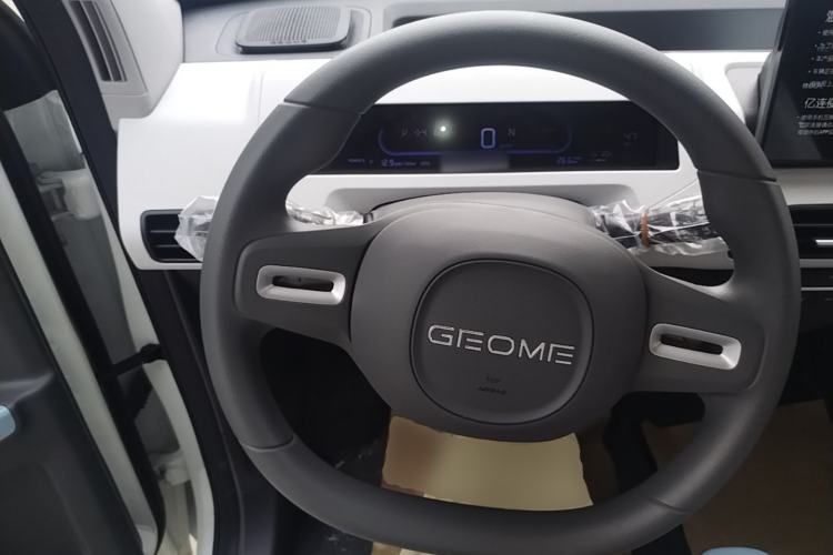 Used Geely Galaxy Panda 2024 Panda Mini 200km Endurance Bear Steering Wheel