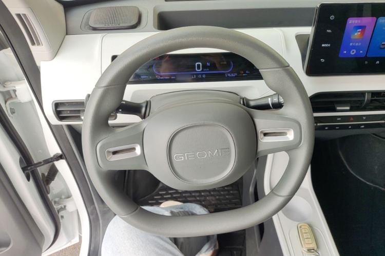 Used Geely Galaxy Panda 2024 Panda Mini 200km Endurance Bear Steering Wheel
