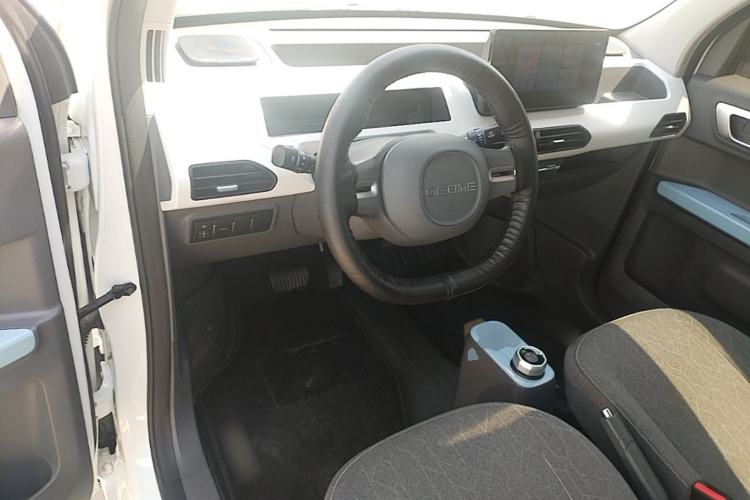 Used Geely Galaxy Panda 2024 Panda Mini 200km Endurance Bear Steering Wheel