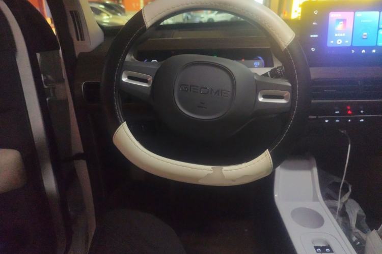 Used Geely Galaxy Panda 2024 Panda Mini 200km Endurance Bear Steering Wheel