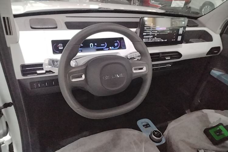 Used Geely Galaxy Panda 2024 Panda Mini 200km Longteng PRO Edition Steering Wheel