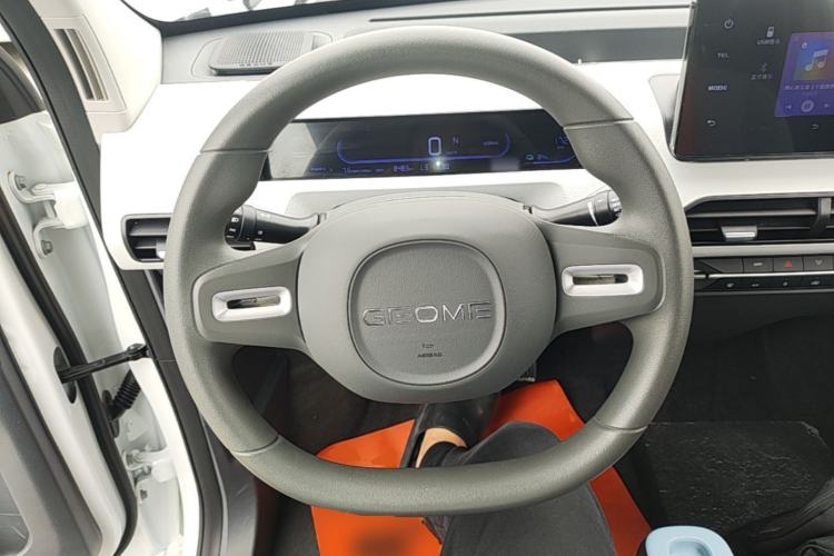 Used Geely Galaxy Panda 2024 Panda Mini 200km Endurance Bear Steering Wheel