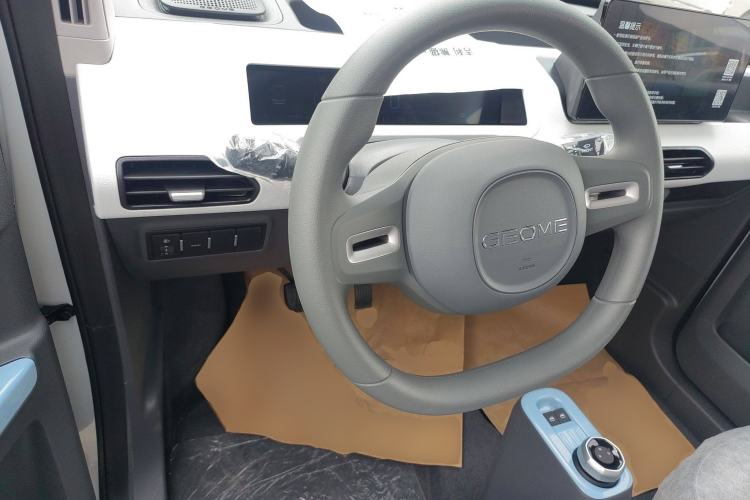 Used Geely Galaxy Panda 2024 Panda Mini 200km Endurance Bear Steering Wheel