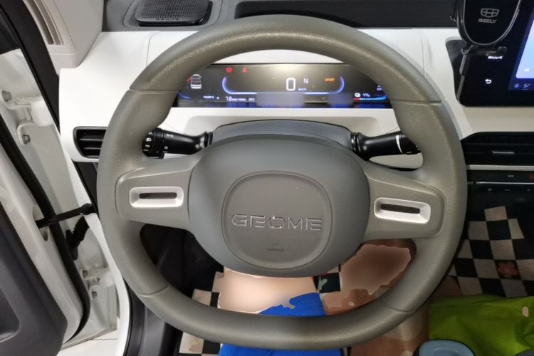Used Geely Galaxy Panda 2024 Panda Mini 200km Endurance Bear Steering Wheel