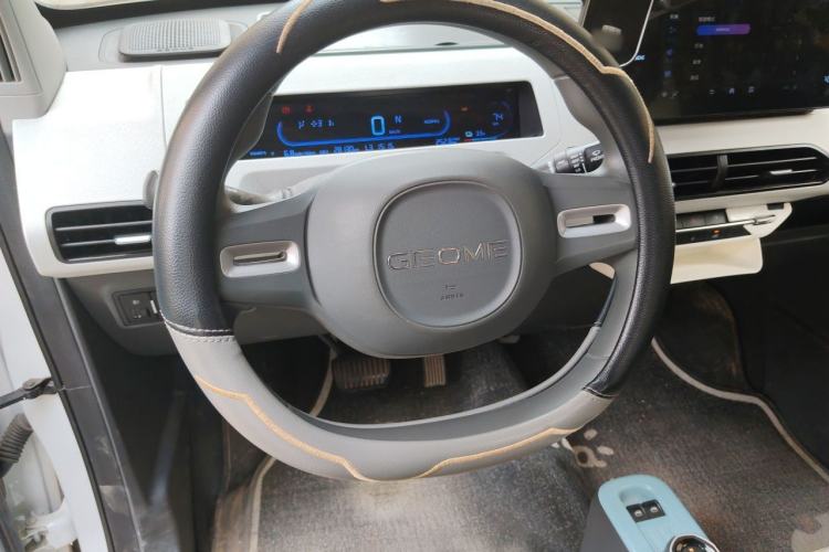 Used Geely Galaxy Panda 2024 Panda Mini 200km Endurance Bear Steering Wheel