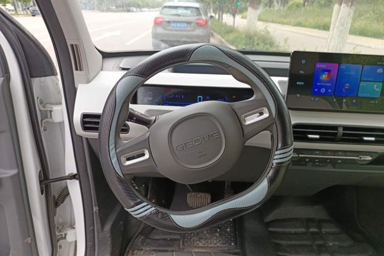Used Geely Galaxy Panda 2024 Panda Mini 200km Endurance Bear Steering Wheel