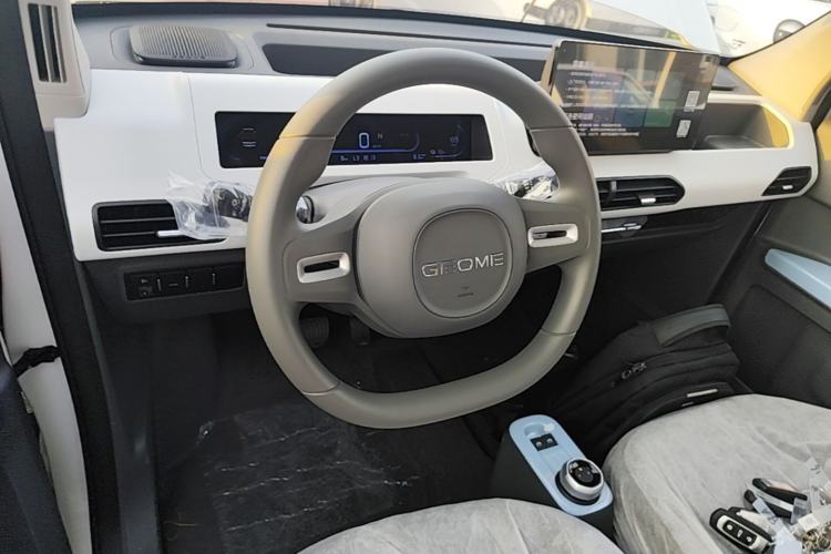 Used Geely Galaxy Panda 2024 Panda Mini 200km Endurance Bear Steering Wheel